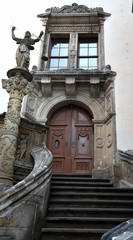 Rathaustreppe im Renaissancestil mit Säule und Figur der Justitia am Untermarkt von Görlitz