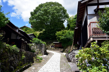 中山道　木曽路　馬篭宿の町並み
