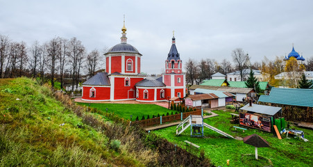 Fototapeta na wymiar Orthodox Church in Suzdal, Russia