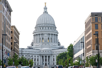Obraz premium The Wisconsin State Capitol, in Madison, Wisconsin, houses both chambers of the Wisconsin legislature along with the Wisconsin Supreme Court and the Office of the Governor