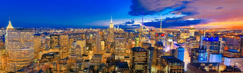 Zelfklevend Fotobehang Night view of Manhattan from the skyscraper's observation deck. New York. © BRIAN_KINNEY