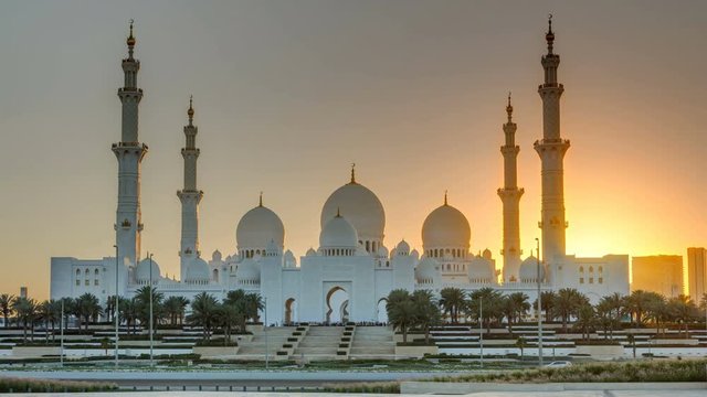 Sheikh Zayed Grand Mosque in Abu Dhabi at sunset timelapse, UAE