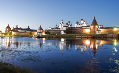 Obraz premium SOLOVKI, REPUBLIC OF KARELIA, RUSSIA - August, 2017: Evening view on Solovetsky monastery from the White sea