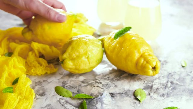 Frische Bio Zitronen (video)