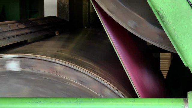 Rotating shafts in paper production
