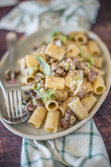 Pasta salame e verza. 