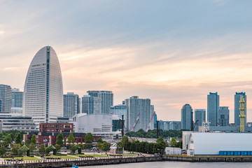 Fototapeta premium 夕方の横浜みなとみらい The clouds of nightfall in Minatomirai