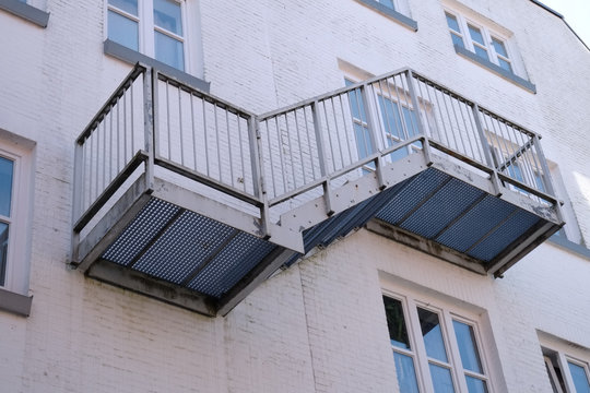 Feuerschutztreppe am Wohnhaus