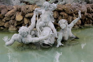 Fototapeta na wymiar fontaine des girondins à Bordeaux