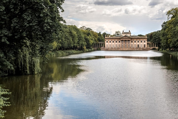 Obraz premium beautiful architectural building near the lake in the park; Lazenkovsky Palace 