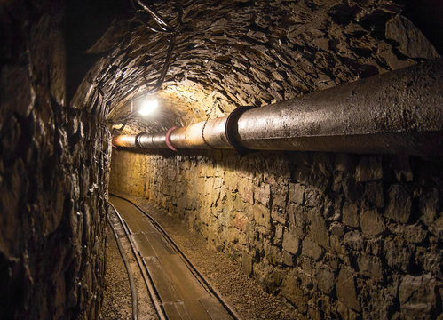 tunnel in underground mine