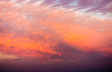  Dramatic Cloudy Sky in Magenta, Red, Orange and Yellow