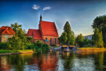 Kościół na wyspie Młyńskiej w mieście Bydgoszcz, Polska © Senatorek