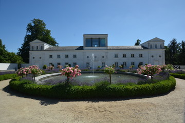 Orangerie mit Springbrunnen Putbus auf R&uuml;gen