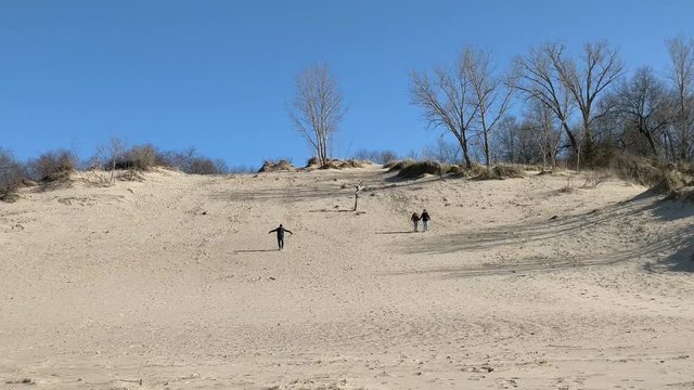 Goofy run on a sand dune to have some random fun