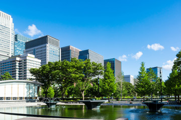 Fototapeta na wymiar (東京都ｰ都市風景)和田倉噴水公園から見る丸の内ビル群５