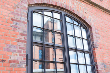 Fenster eines alten Industriegebäudes