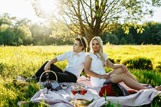 รูปภาพChampain เลือกดูภาพถ่ายสต็อก เวกเตอร์ และวิดีโอ1,793 Adobe Stock