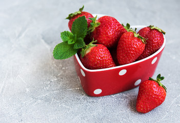 Bowl with strawberries