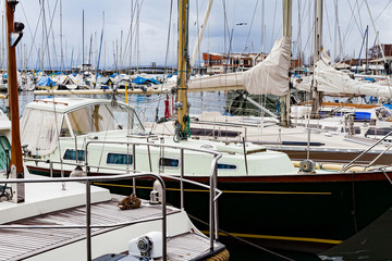 Fototapeta na wymiar Private yachts in Lausanne's harbor