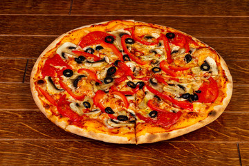 Vegetarian pizza with mushroom