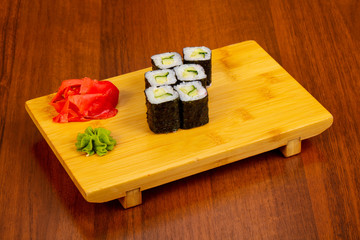 Cucumber maki roll