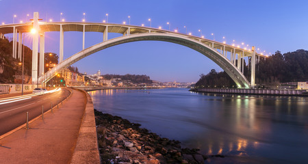 Fototapeta premium Ponte da Arrabida Bridge in Porto, Portugal