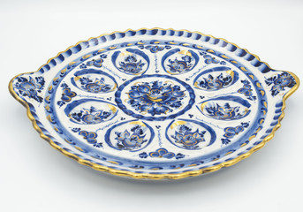 Gzhel, crafts, plates, kitchen, cooking, white, blue, gold, drawing, glass,