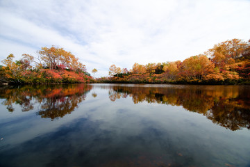 red leaf valley and lake