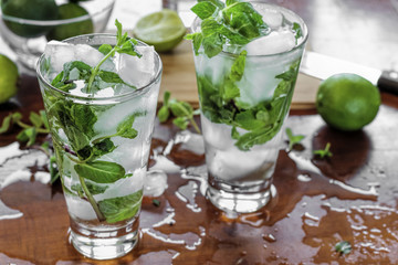 mojito, cocktail, party, summer, drink, ice, lime, mint, cool,