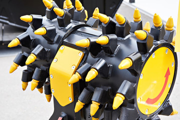 Drum cutter excavator attachment