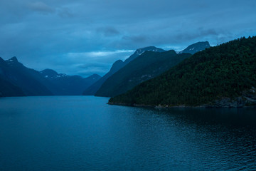 Fototapeta premium geiranger fjord norway seen from a cruise ship early in the morning