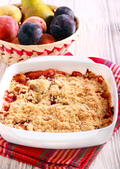 Fruit and berry crumble cake