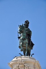 Statue auf dem Platz Terreiro do Parco in Lissabon