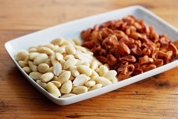 Peeled (blanched) whole almonds