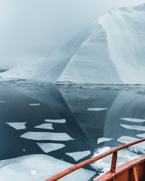 Iceberg slalom.