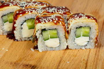 Eel roll with cheese