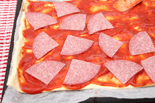 Tomatensauce Pizza Images – Browse 9 Stock Photos, Vectors, and Video ...