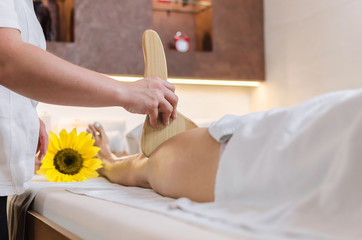 Battledore anti-cellulite massage