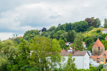 Fototapeta na wymiar Stadtteil Innstadt Passau