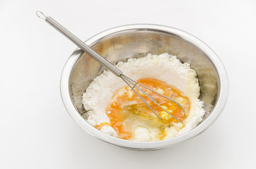 天ぷら衣を作る（料理中）