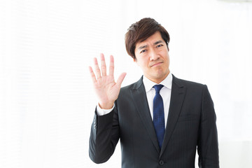 5番　悩むミドル男性　ビジネス