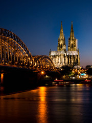 Fototapeta na wymiar Nacht in Köln