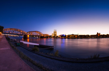 Fototapeta na wymiar Köln Panorama Nacht