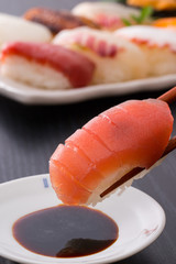 赤身の握り寿司