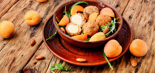 Summer salad with apricot