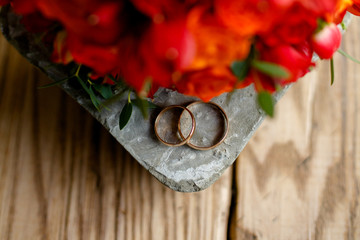 Flowers and rings
