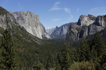 El Capitan in Yosemite Valley since Tunnel View into Yosemite National Park, California. Yosemite is recognized for its granite cliffs, waterfalls, giant sequoia, lakes, mountains and glaciers.