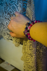 Naklejka premium Agate bracelets on hand