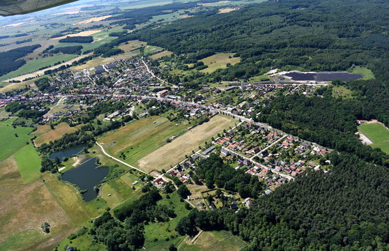 Jatznich, Stra&szlig;endorf an der B109